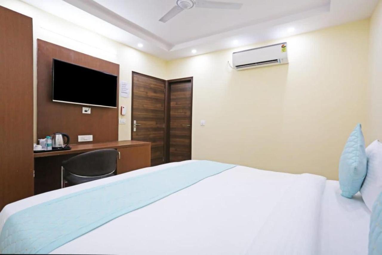 Hotel Mannat Bhera Enclave Yeni Delhi Dış mekan fotoğraf