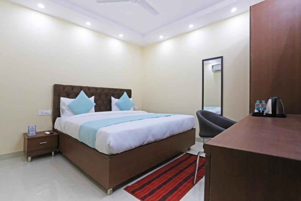 Hotel Mannat Bhera Enclave Yeni Delhi Dış mekan fotoğraf