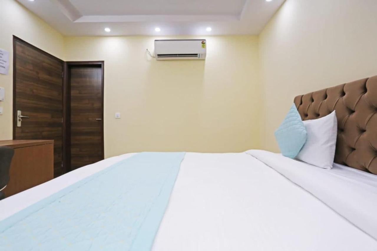Hotel Mannat Bhera Enclave Yeni Delhi Dış mekan fotoğraf