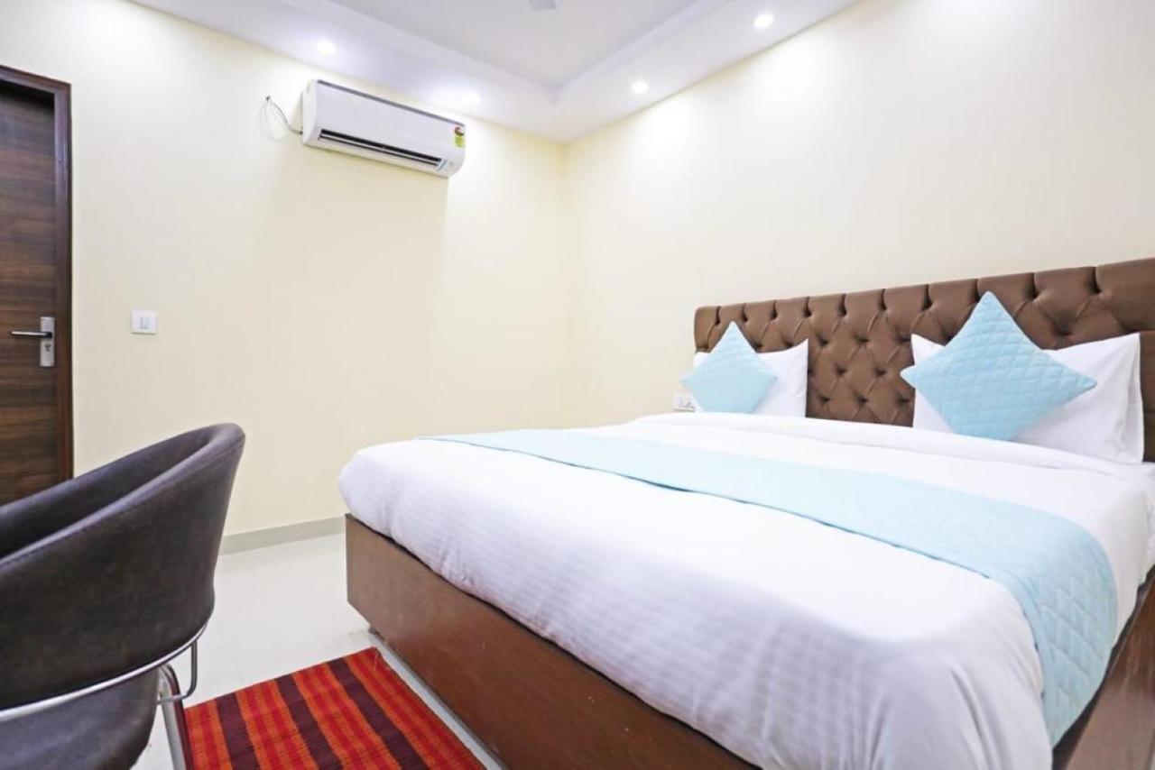 Hotel Mannat Bhera Enclave Yeni Delhi Dış mekan fotoğraf